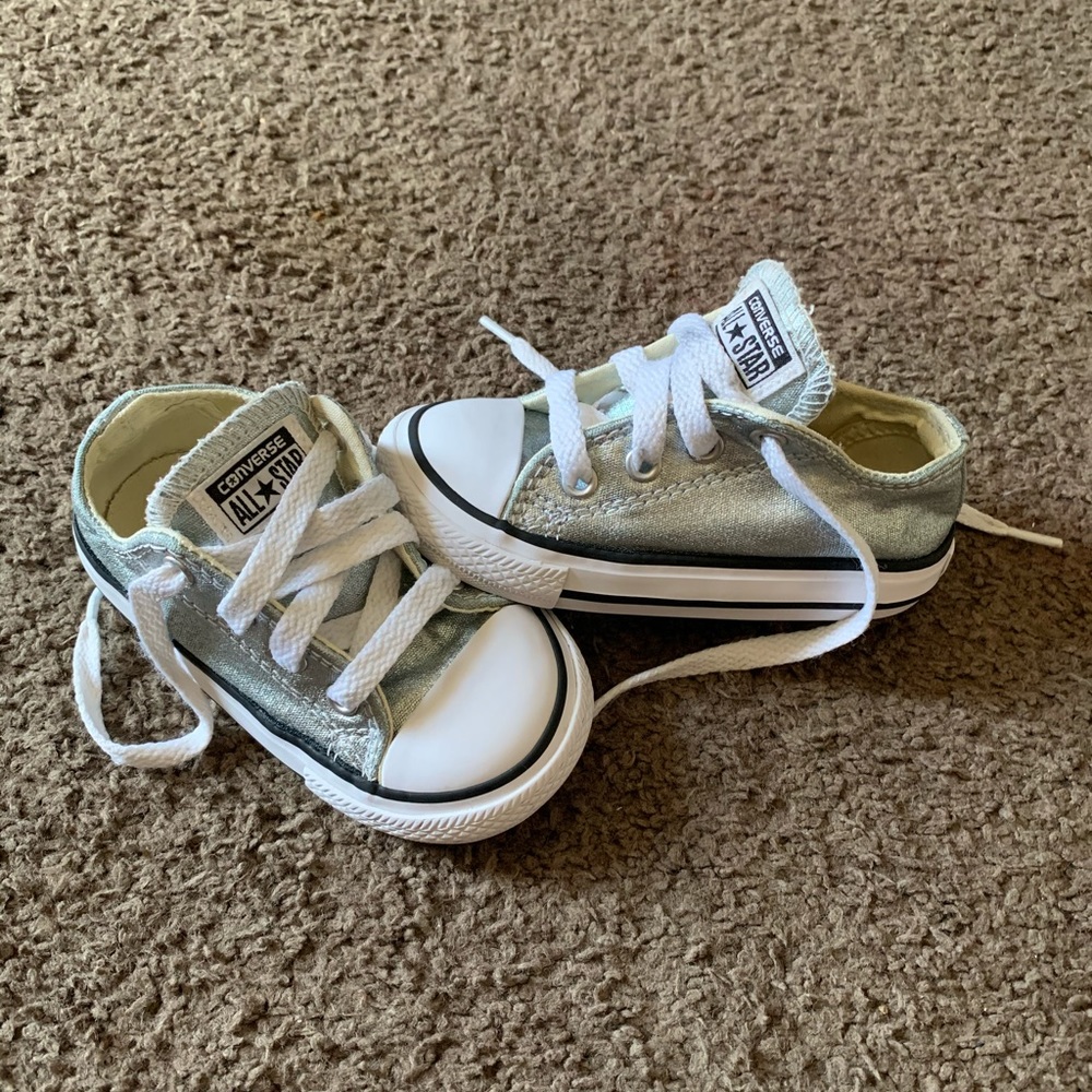 Converse shoes size 6